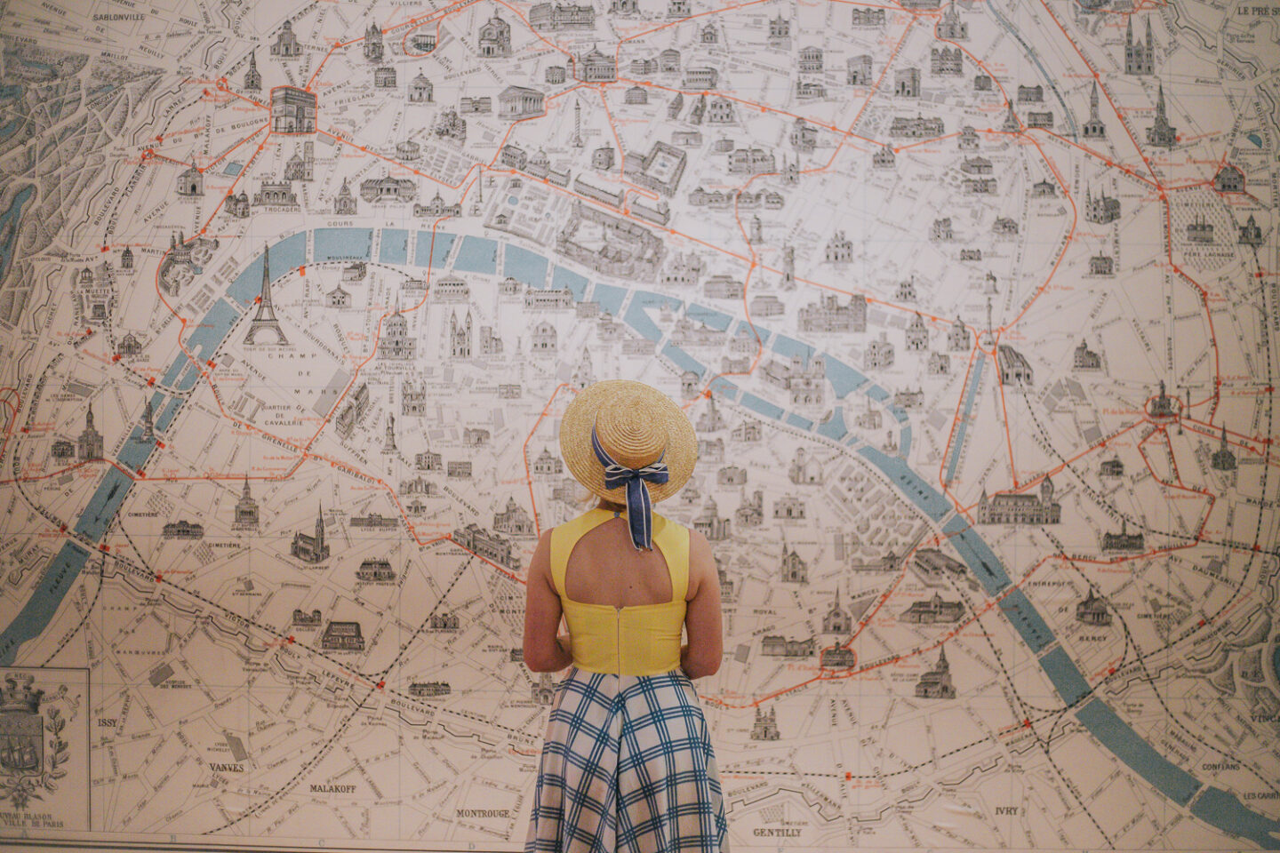 Looking at a map in the Bendigo Arts Gallery for Bonjour Bendigo